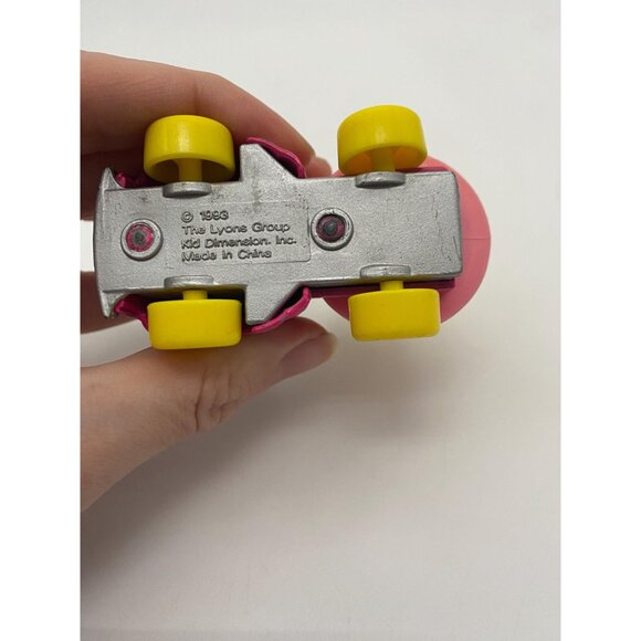 1993 Barney The Dinosaur Die Cast Baby Bop Cake Car - Picture 8 of 8